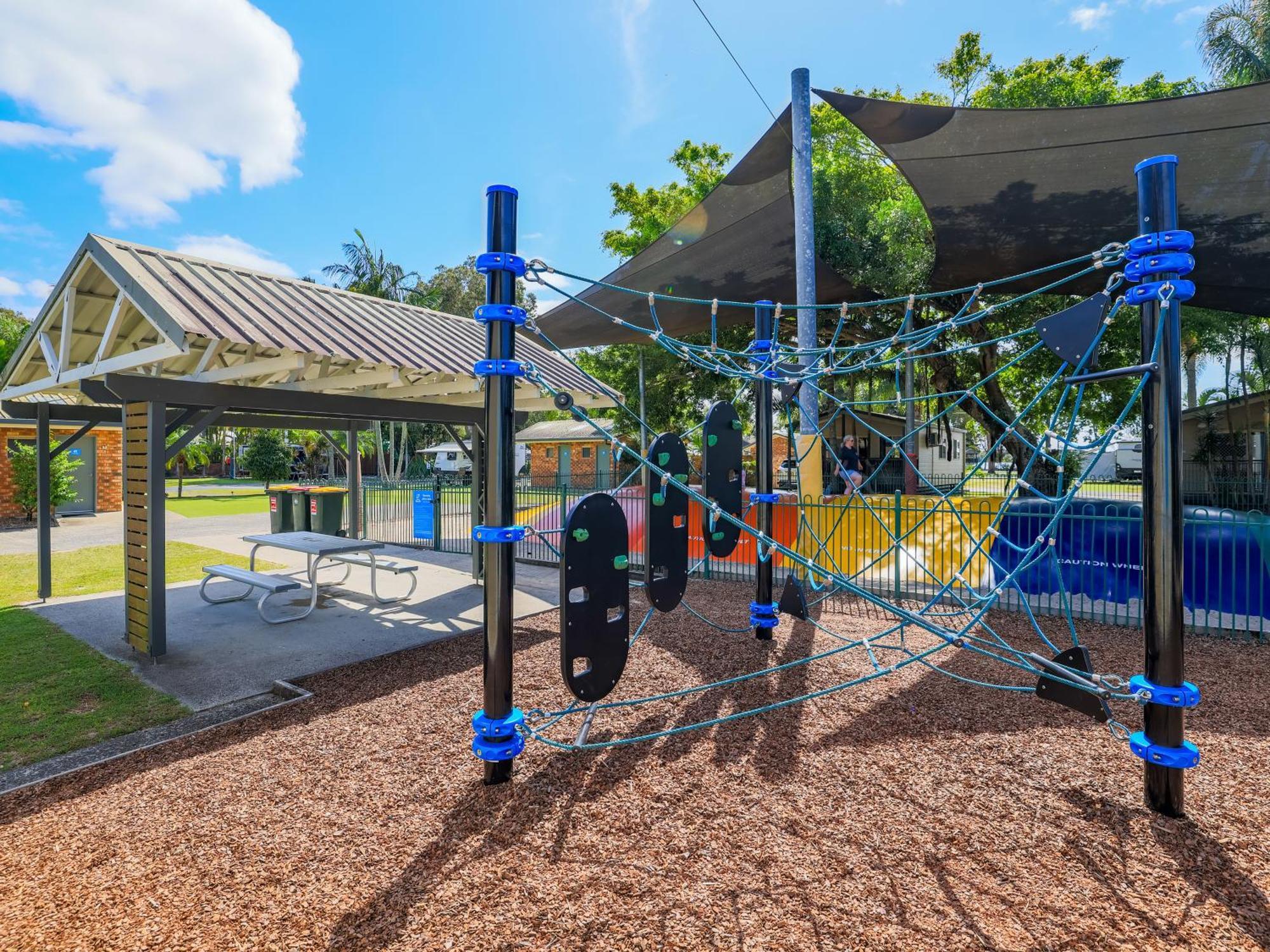 Nrma Blue Dolphin Yamba Holiday Resort Extérieur photo