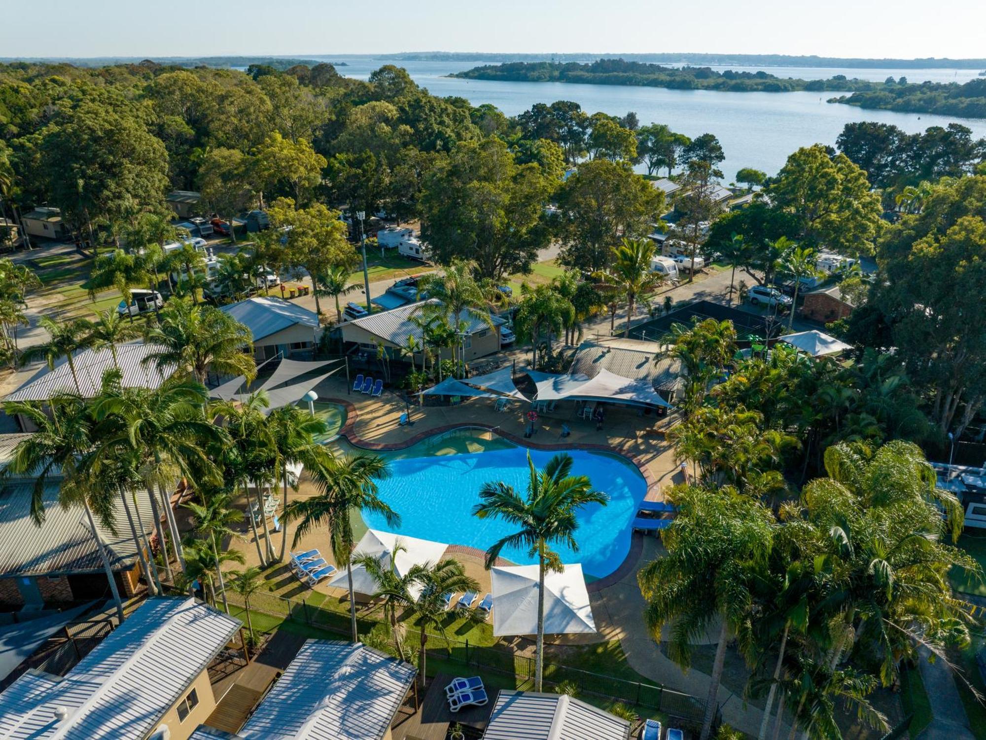 Nrma Blue Dolphin Yamba Holiday Resort Extérieur photo